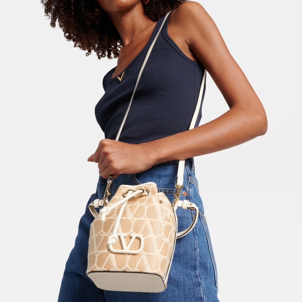 Valentino Garavani Vlogo Signature Mini bucket bag